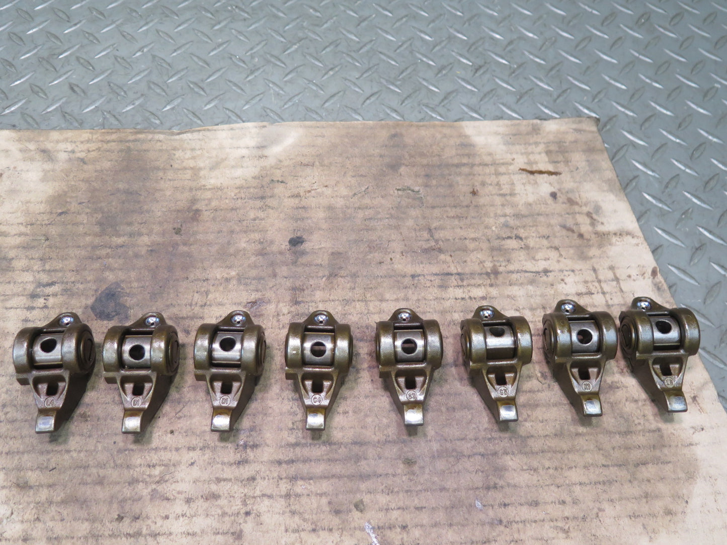 03-04 Chevrolet SSR V8 5.3L Left Engine Rockers & Rail Bolt Set 49K Miles OEM