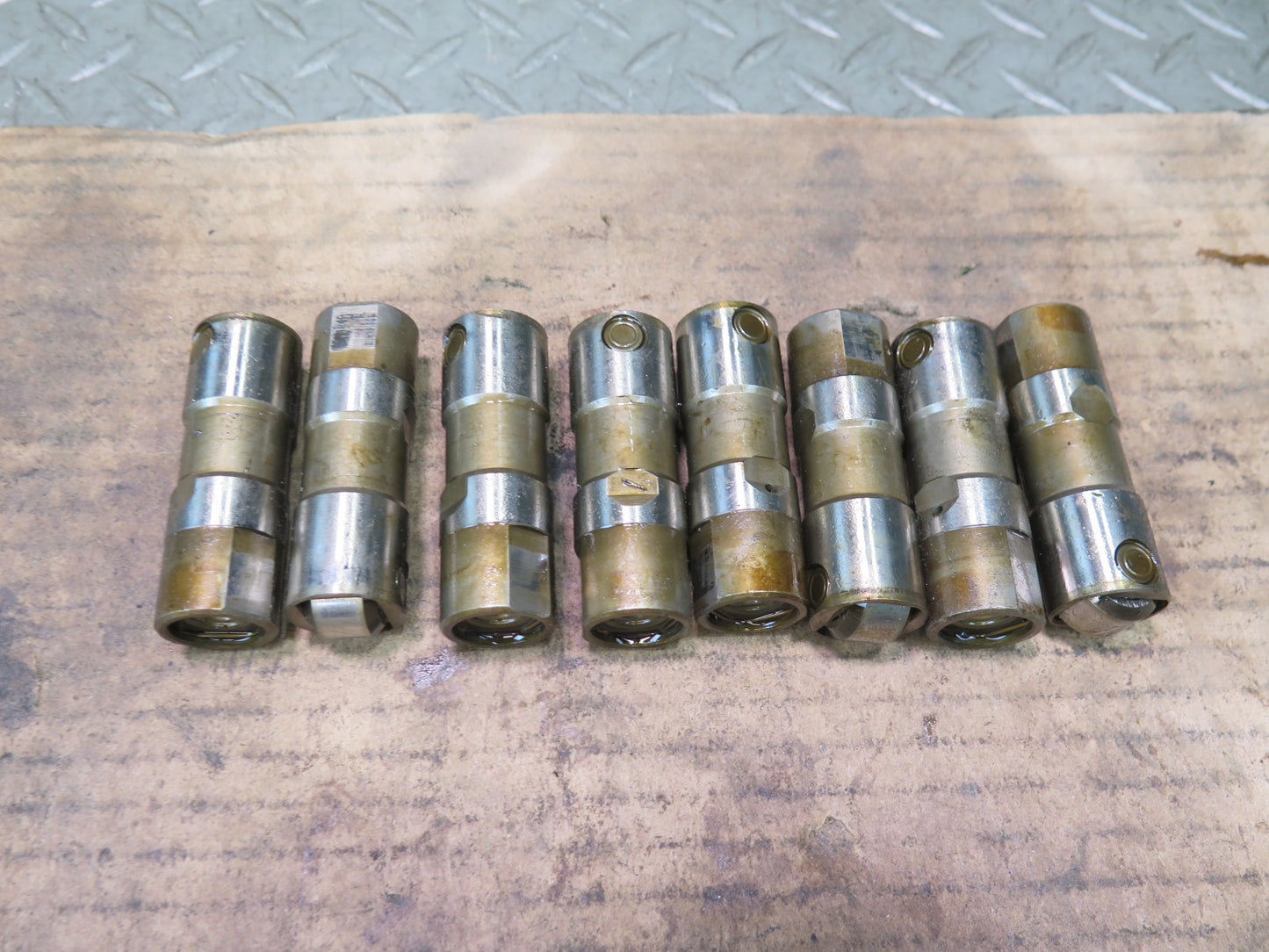 03-04 Chevrolet SSR V8 5.3L Left Engine Rockers & Rail Bolt Set 49K Miles OEM