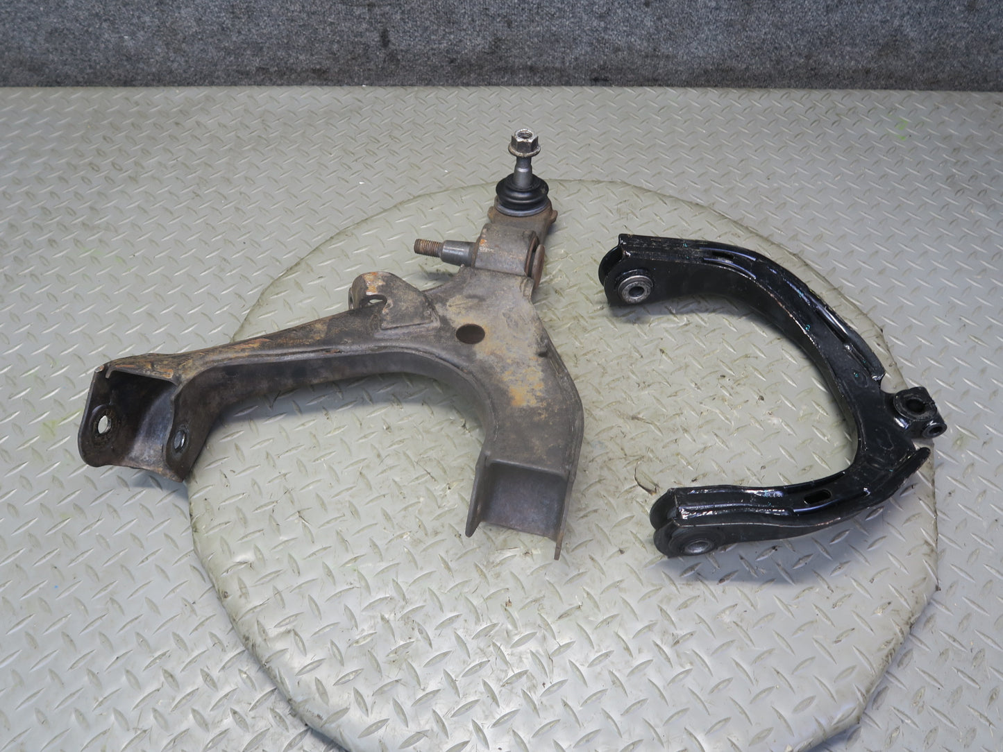 03-06 Chevrolet SSR Set of 2 Front Left Upper & Lower Control Arm OEM