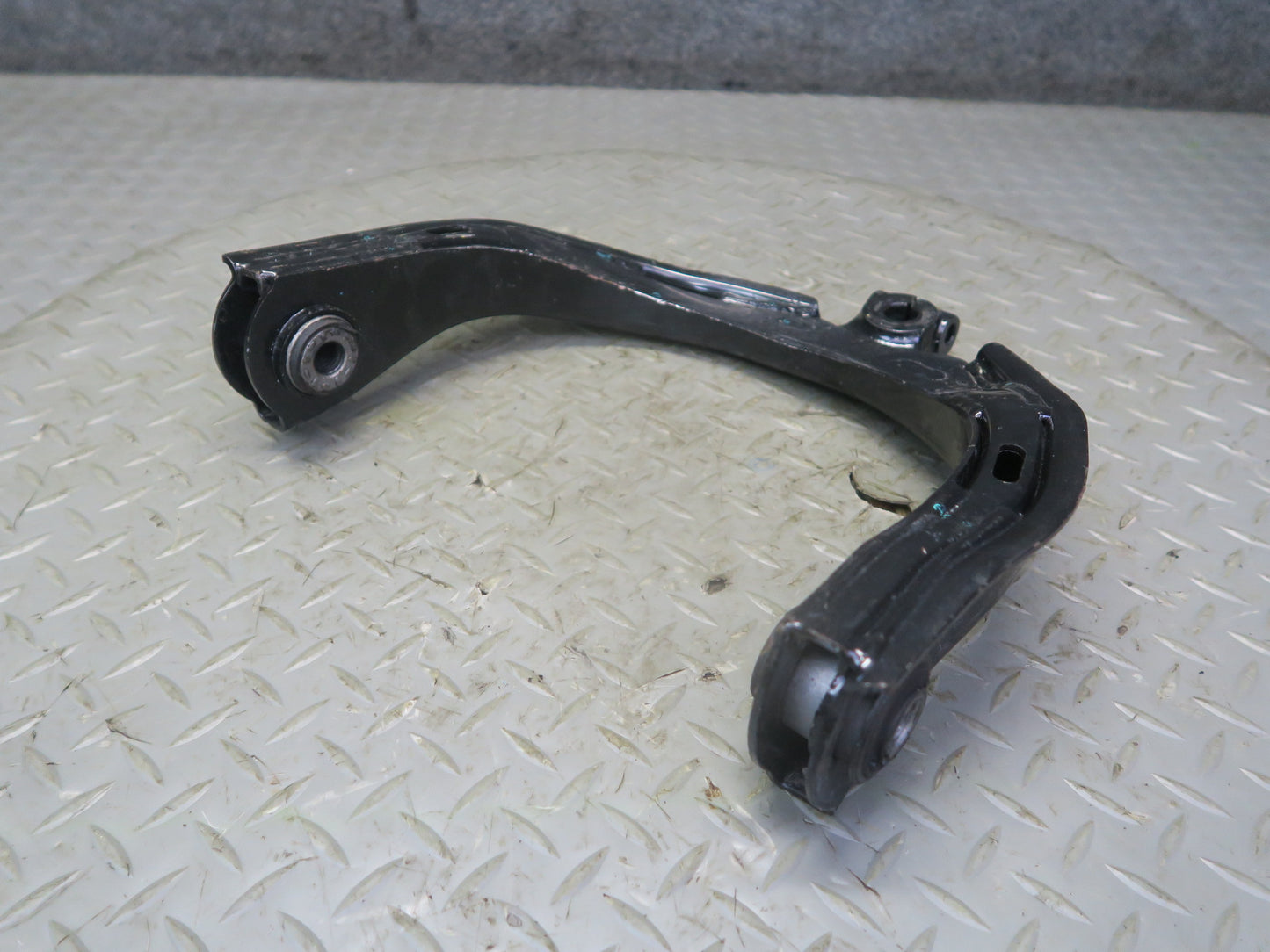 03-06 Chevrolet SSR Set of 2 Front Left Upper & Lower Control Arm OEM