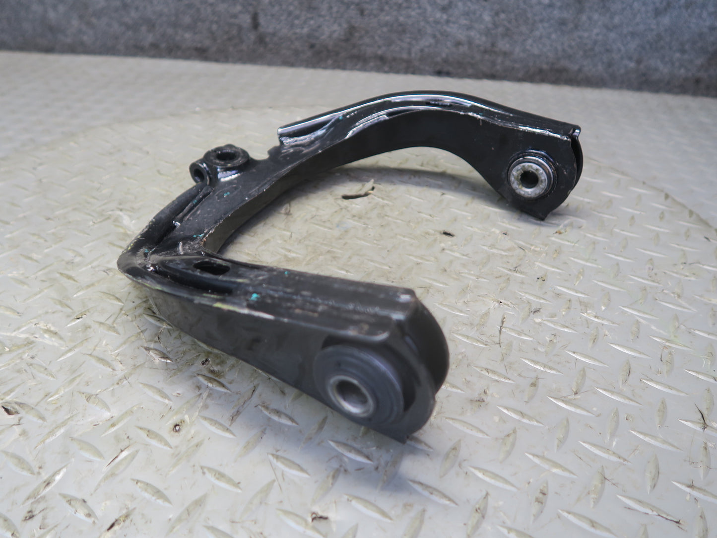 03-06 Chevrolet SSR Set of 2 Front Left Upper & Lower Control Arm OEM