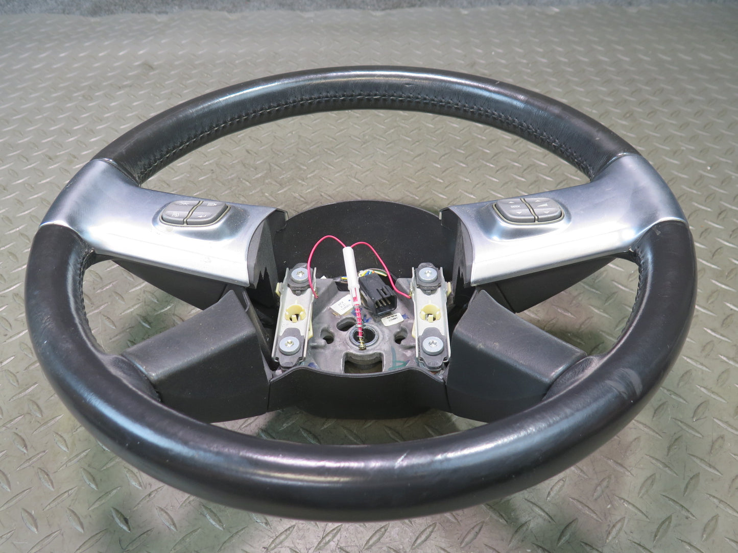 03-06 Chevrolet SSR Multifunction Leather Steering 15162293 OEM