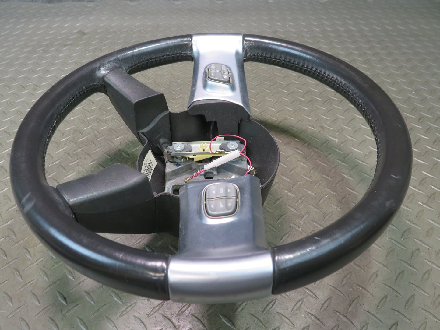 03-06 Chevrolet SSR Multifunction Leather Steering 15162293 OEM