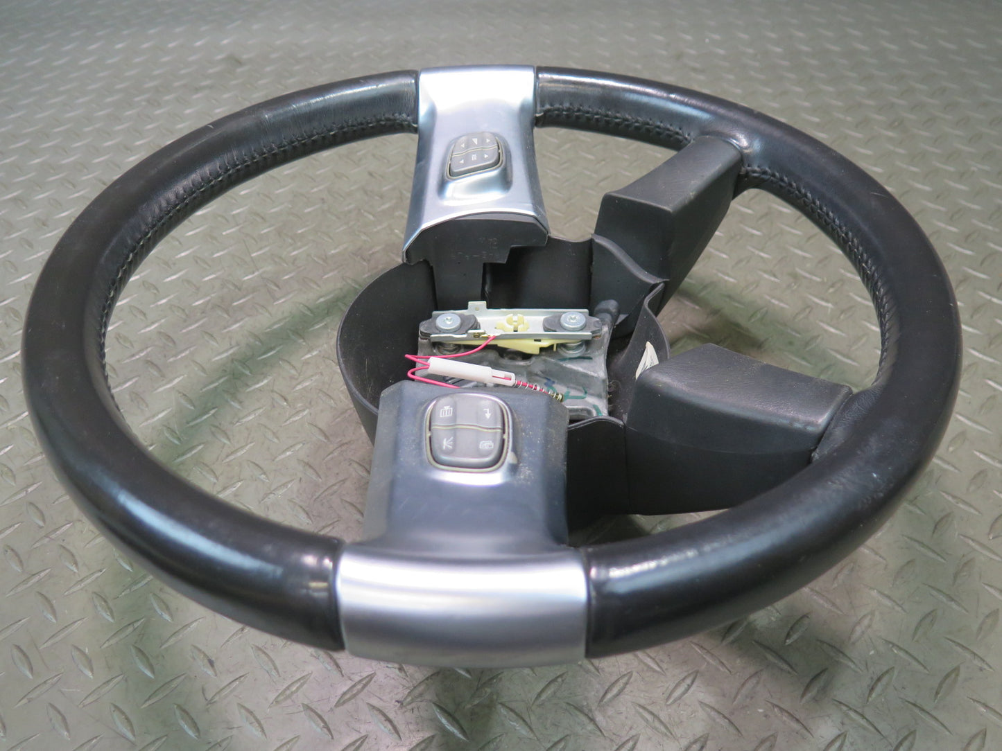 03-06 Chevrolet SSR Multifunction Leather Steering 15162293 OEM