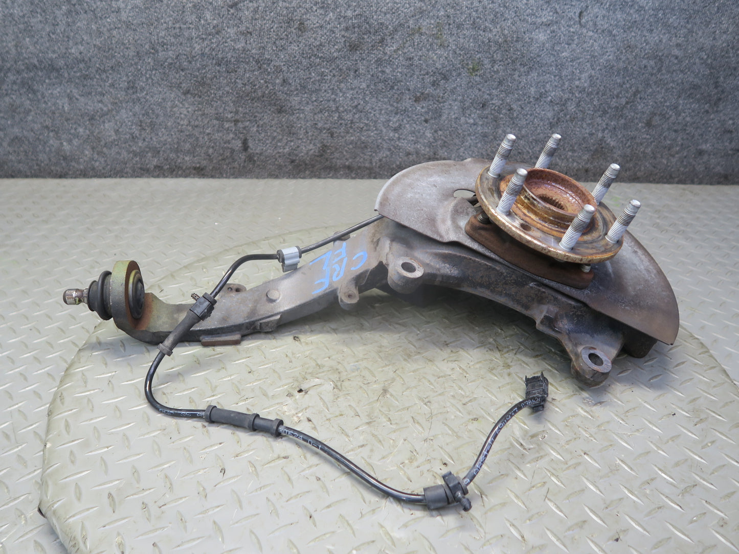 03-06 Chevrolet SSR Front Left Spindle Knuckle Wheel Hub Bearing 51K Miles OEM