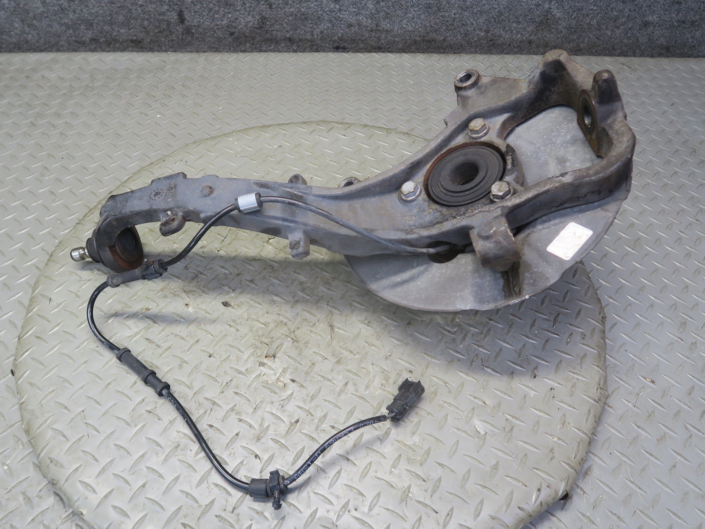 03-06 Chevrolet SSR Front Left Spindle Knuckle Wheel Hub Bearing 51K Miles OEM