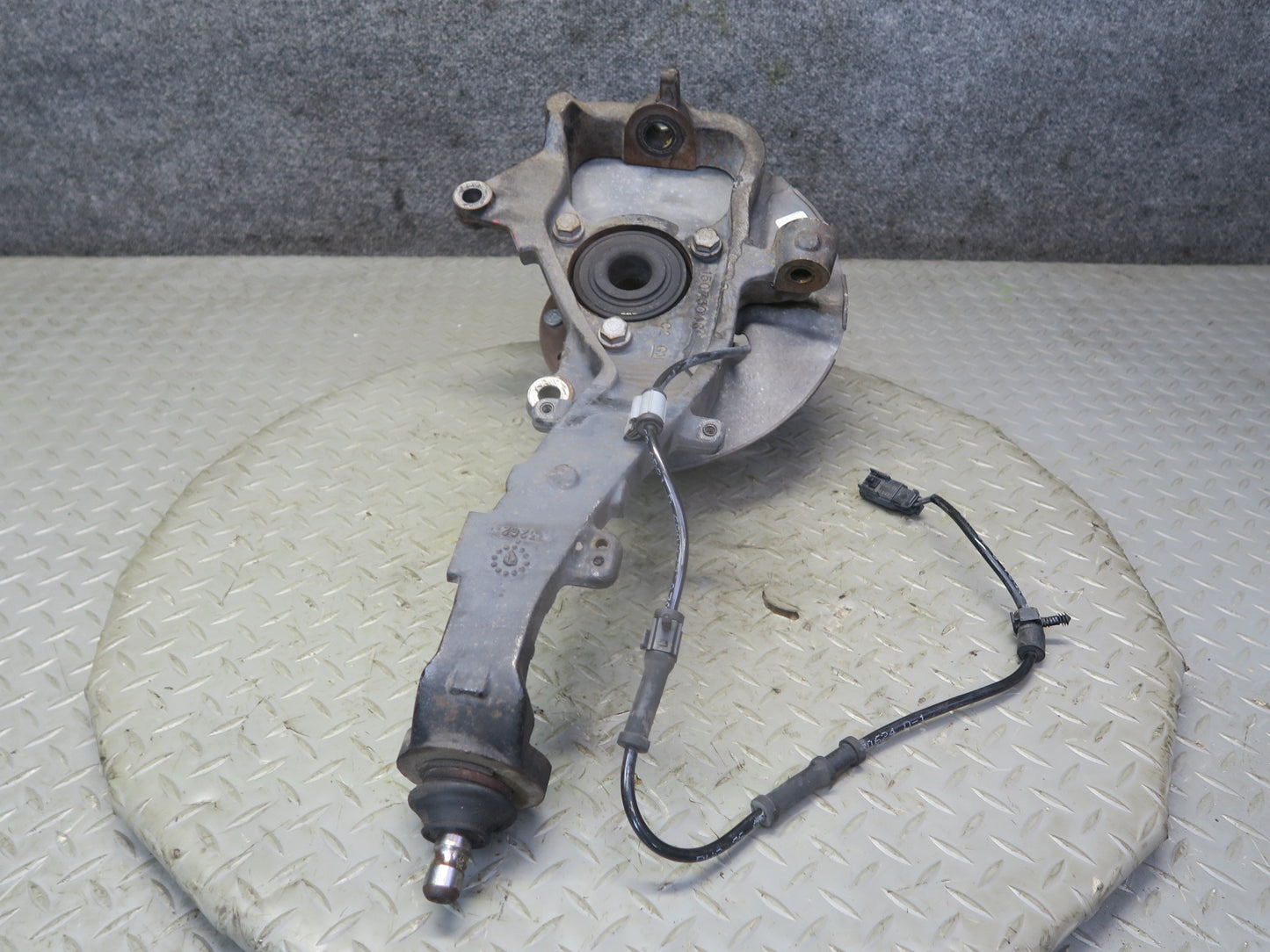 03-06 Chevrolet SSR Front Left Spindle Knuckle Wheel Hub Bearing 51K Miles OEM