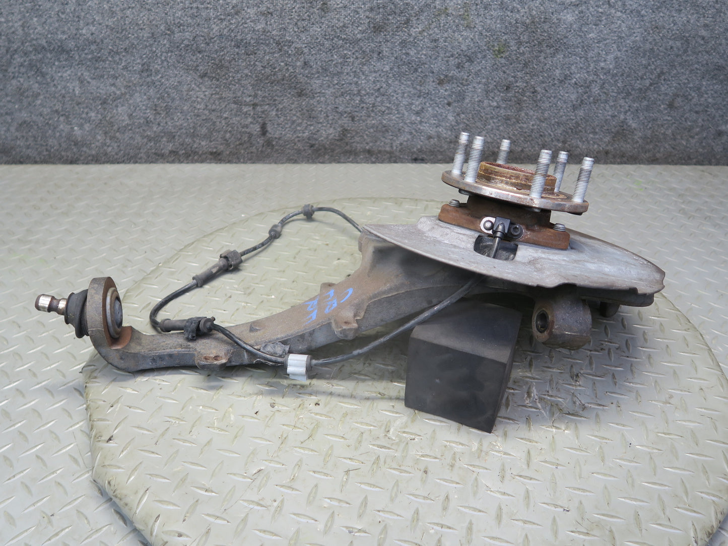 03-06 Chevrolet SSR Front Right Spindle Knuckle Wheel Hub Bearing 51K Miles OEM