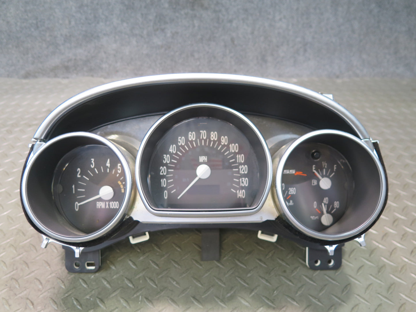 03-04 Chevrolet SSR A/T Instrument Cluster Gauge Speedometer 51K 12243915 OEM