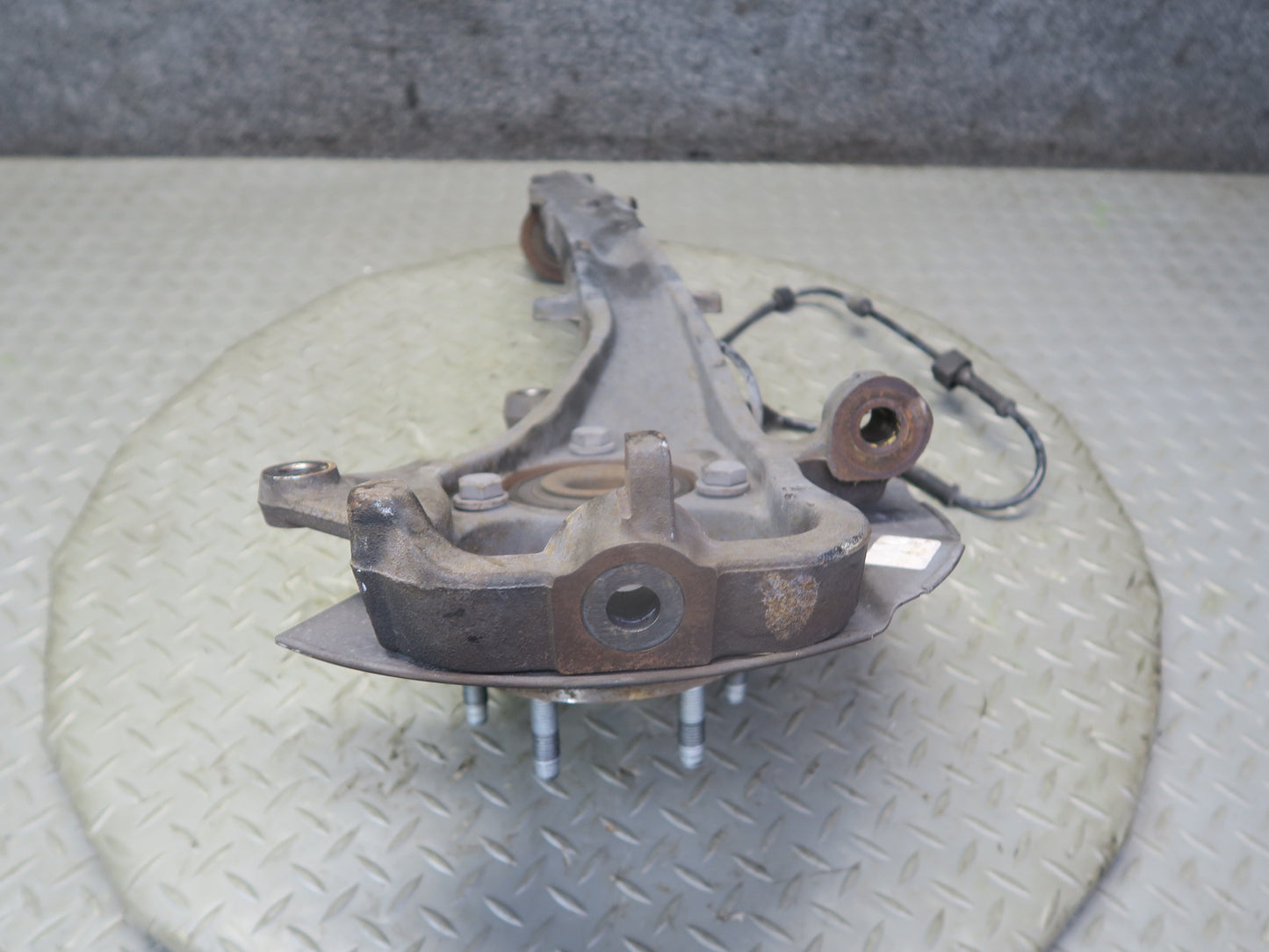 03-06 Chevrolet SSR Front Right Spindle Knuckle Wheel Hub Bearing 51K Miles OEM