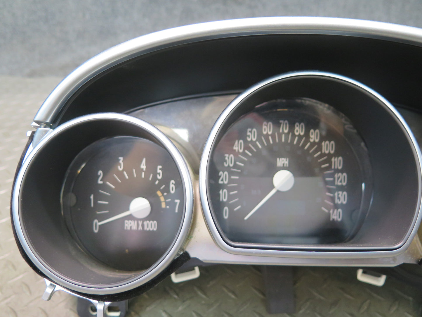 03-04 Chevrolet SSR A/T Instrument Cluster Gauge Speedometer 51K 12243915 OEM