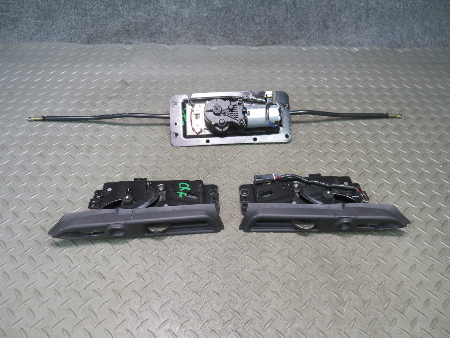 03-06 Chevrolet SSR Front Roof Left & Right Lock Latch w Motor Set OEM