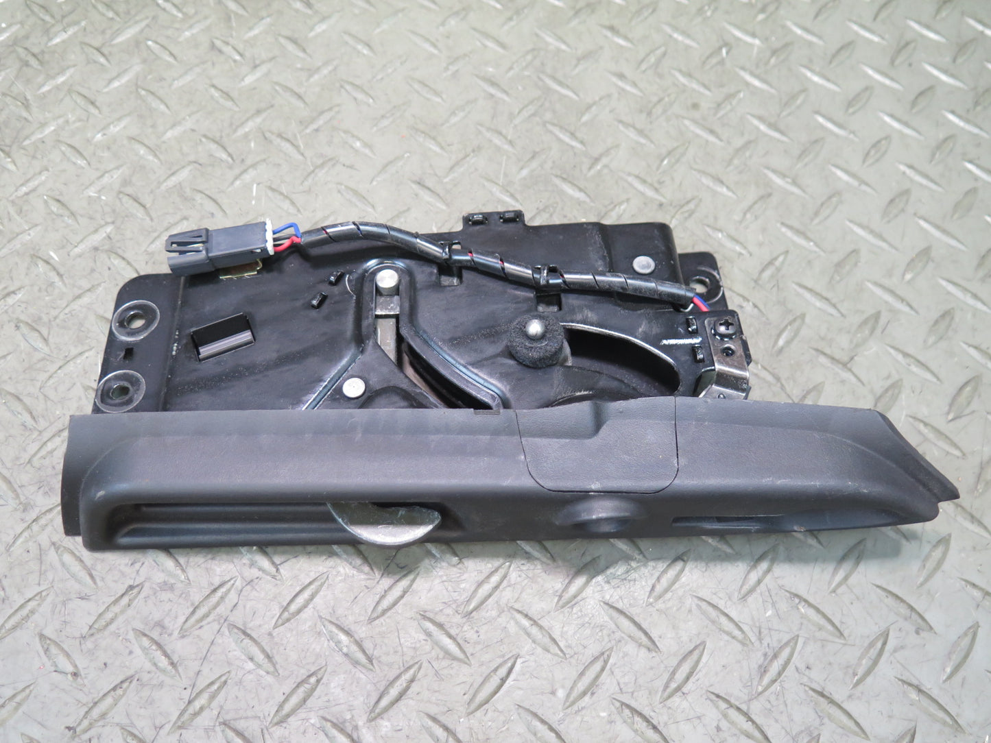 03-06 Chevrolet SSR Front Roof Left & Right Lock Latch w Motor Set OEM