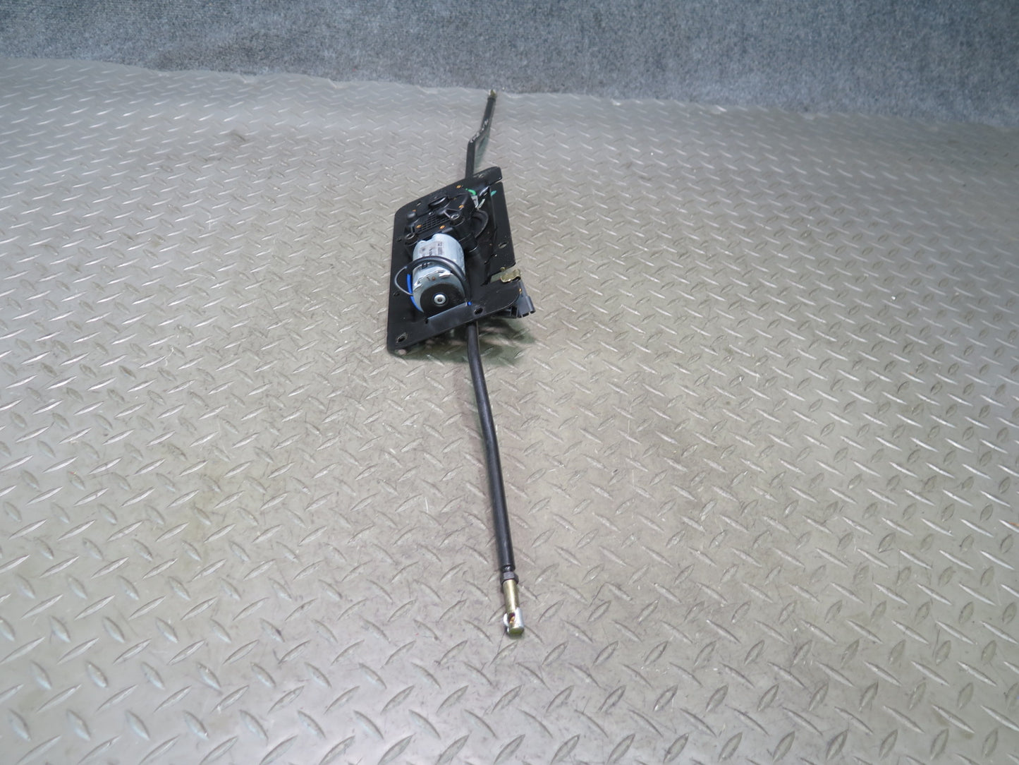 03-06 Chevrolet SSR Front Roof Left & Right Lock Latch w Motor Set OEM
