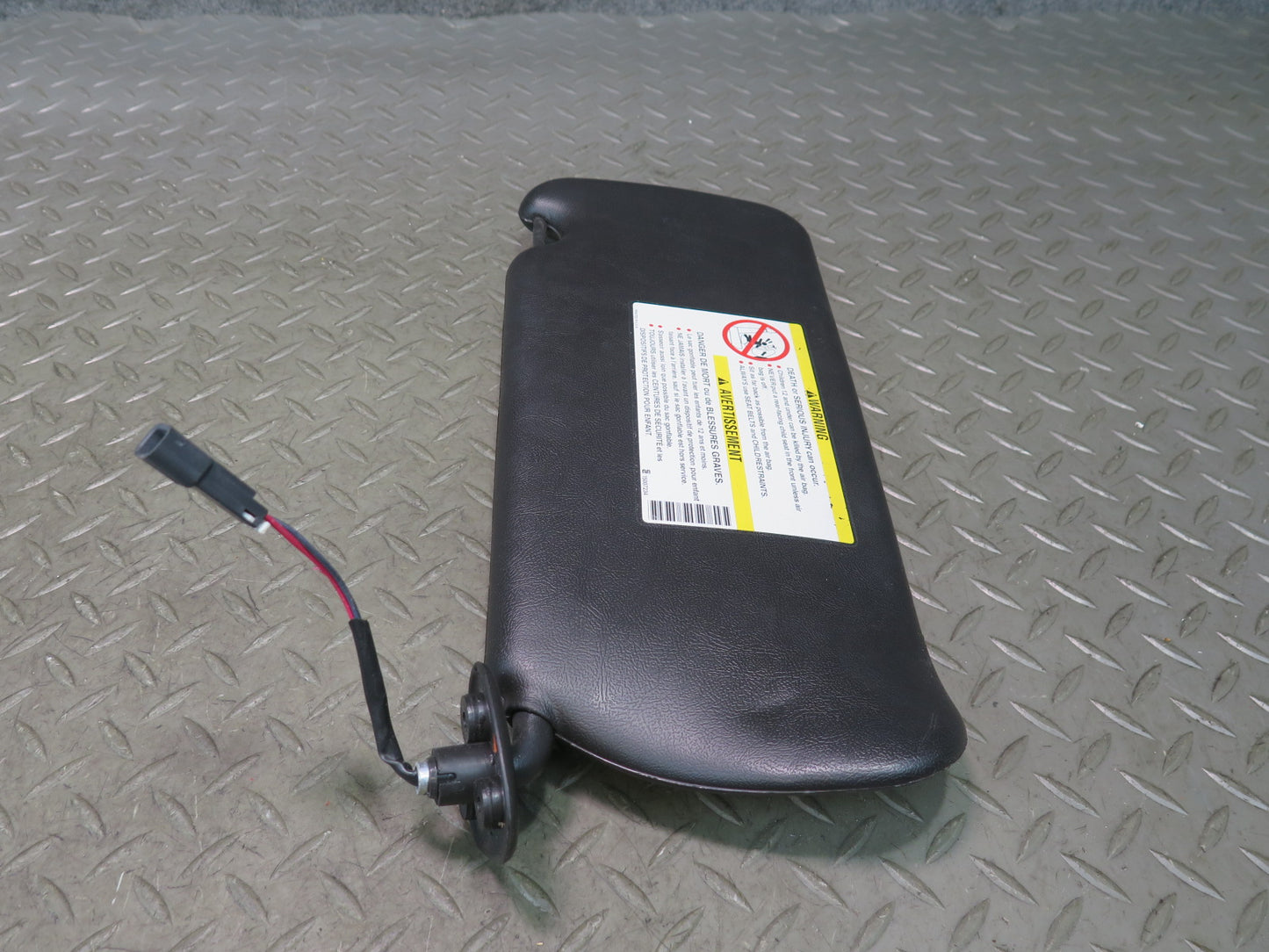 03-06 Chevrolet SSR Set of 2 Front Left & Right Sun Visor Black OEM