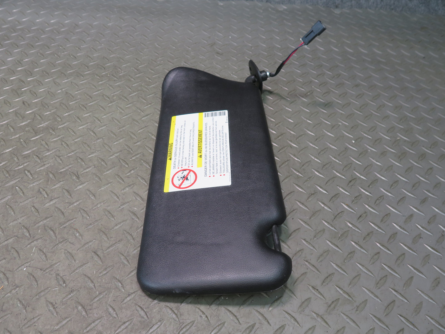 03-06 Chevrolet SSR Set of 2 Front Left & Right Sun Visor Black OEM