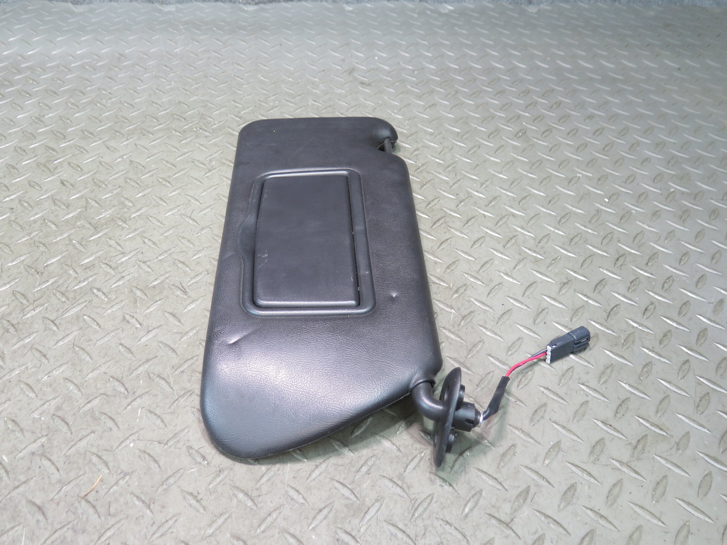 03-06 Chevrolet SSR Set of 2 Front Left & Right Sun Visor Black OEM
