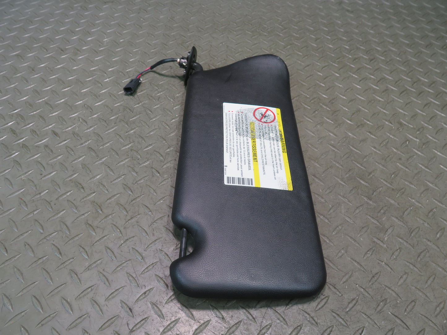 03-06 Chevrolet SSR Set of 2 Front Left & Right Sun Visor Black OEM