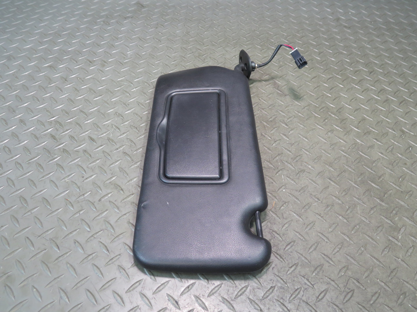 03-06 Chevrolet SSR Set of 2 Front Left & Right Sun Visor Black OEM