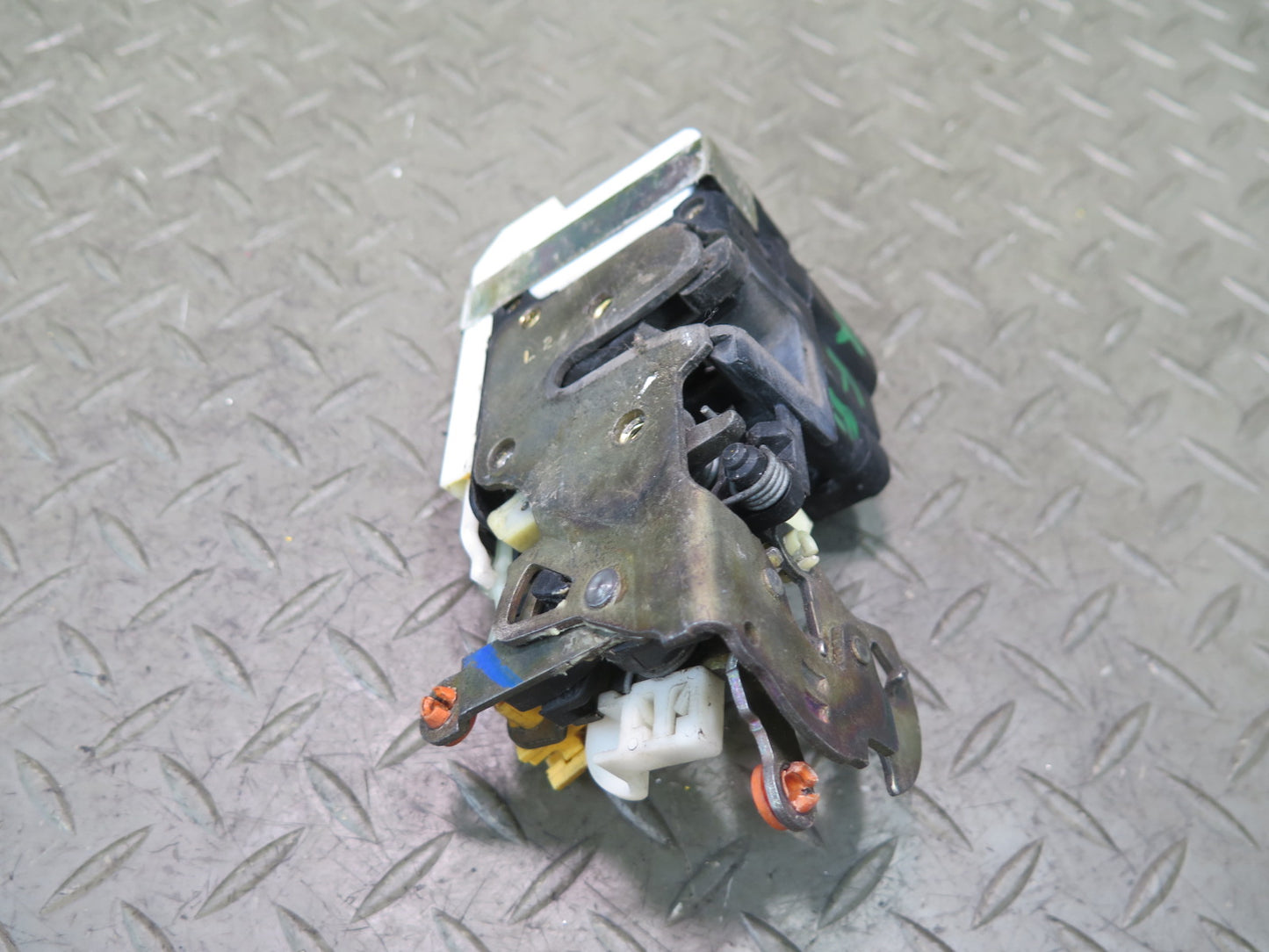 03-06 Chevrolet SSR Front Left Driver Door Lock Latch Actuator OEM