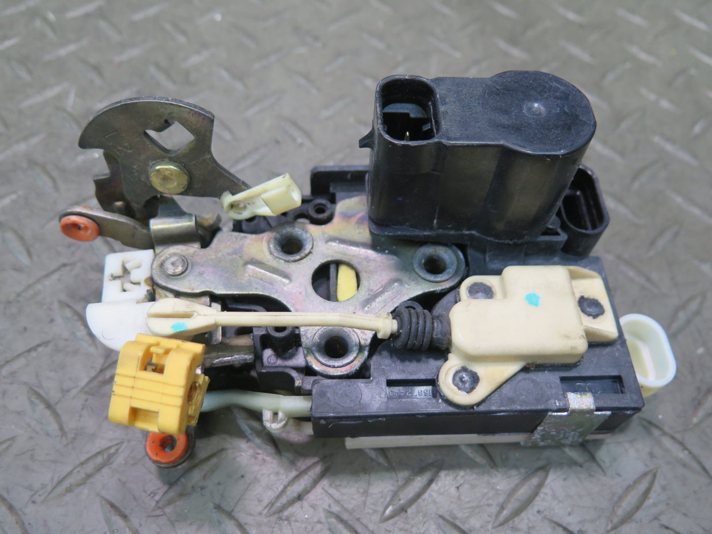 03-06 Chevrolet SSR Front Left Driver Door Lock Latch Actuator OEM