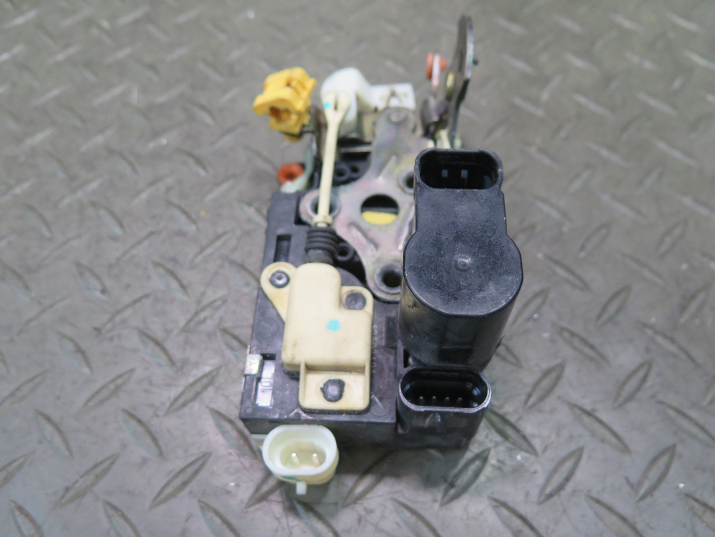 03-06 Chevrolet SSR Front Left Driver Door Lock Latch Actuator OEM