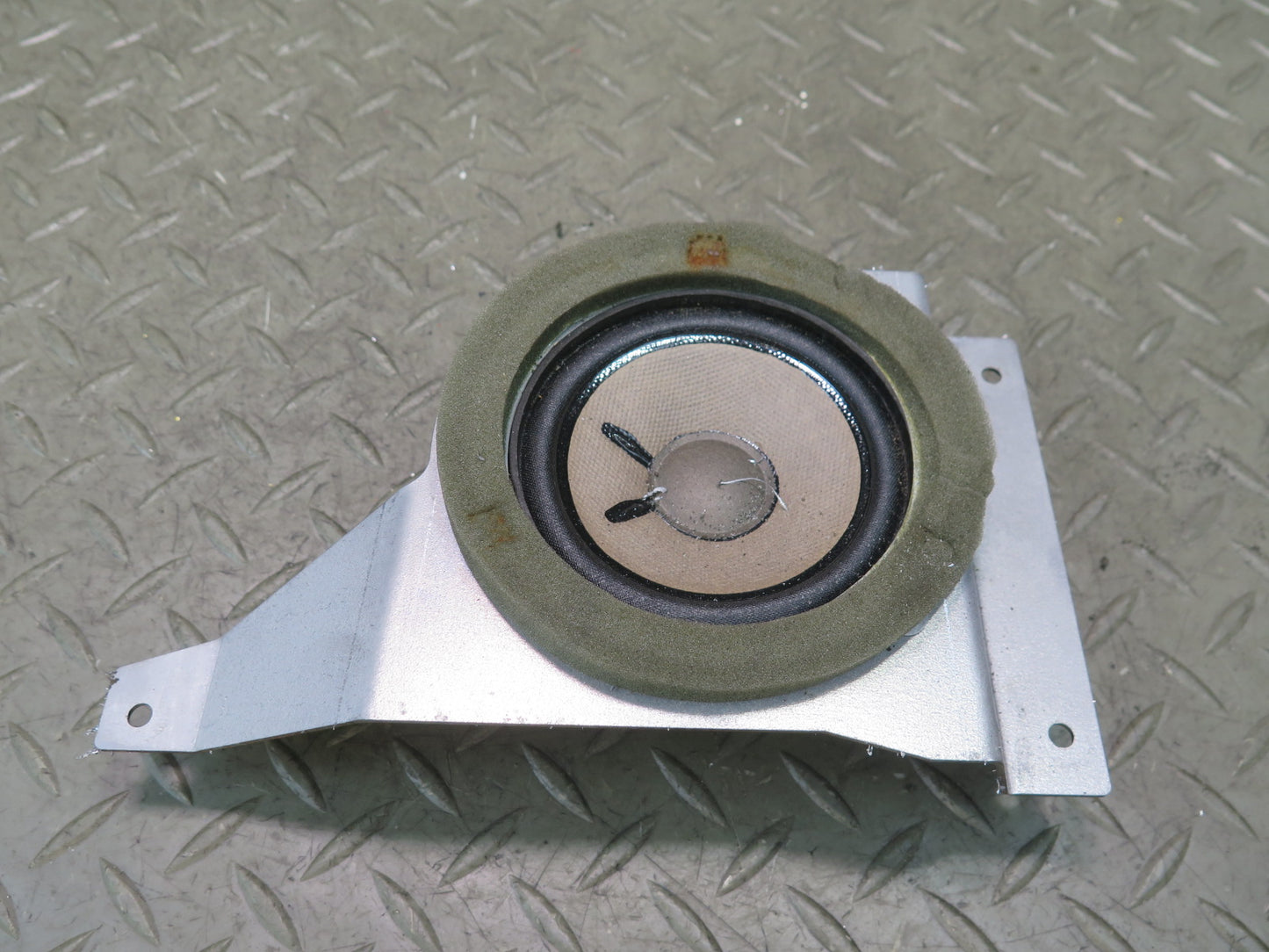 03-06 Chevrolet SSR Front Right & Left Door Bose Speaker w Bracket Mount Set OEM