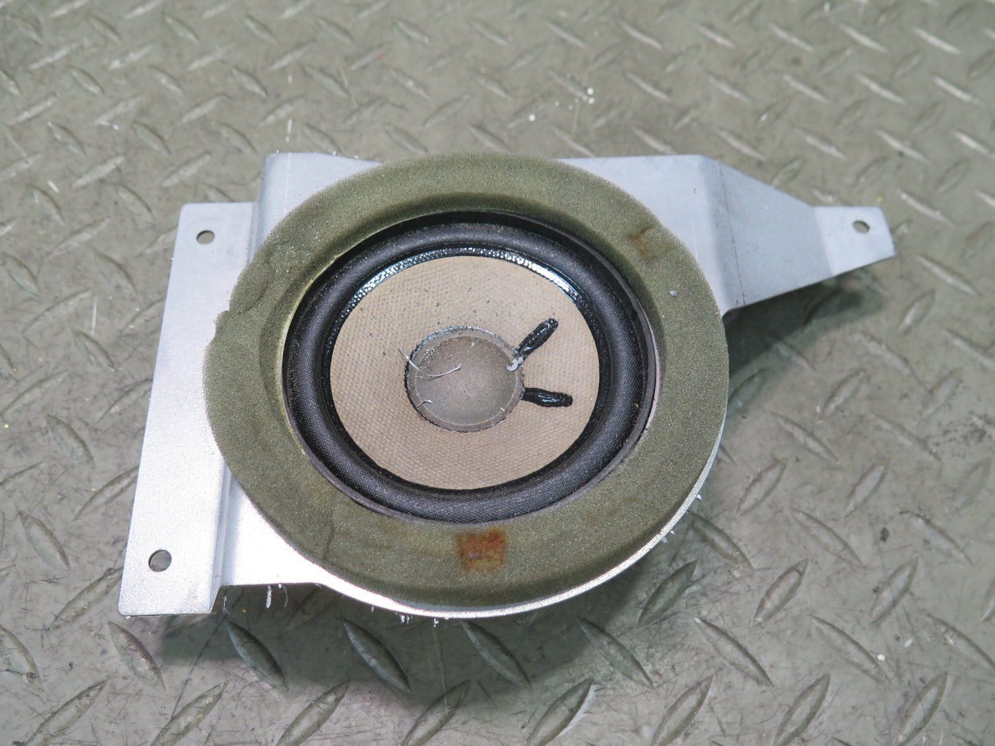 03-06 Chevrolet SSR Front Right & Left Door Bose Speaker w Bracket Mount Set OEM