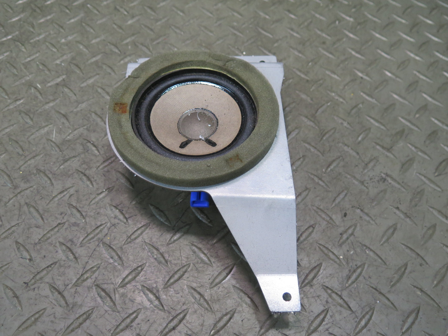 03-06 Chevrolet SSR Front Right & Left Door Bose Speaker w Bracket Mount Set OEM