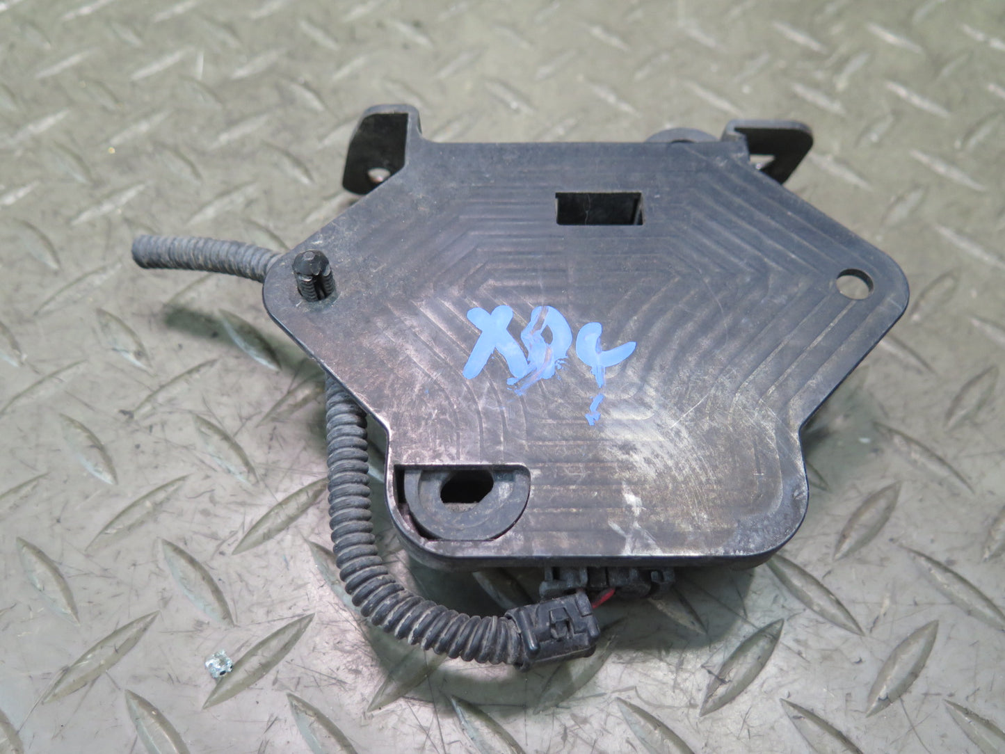 2003-2010 Porsche Cayenne 957 TPMS Tire Pressure Monitor Sensor Module w Bracket