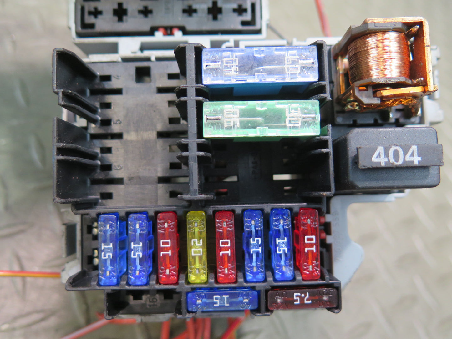 2008-2010 Porsche Cayenne 957 Fuse Relay Box Module