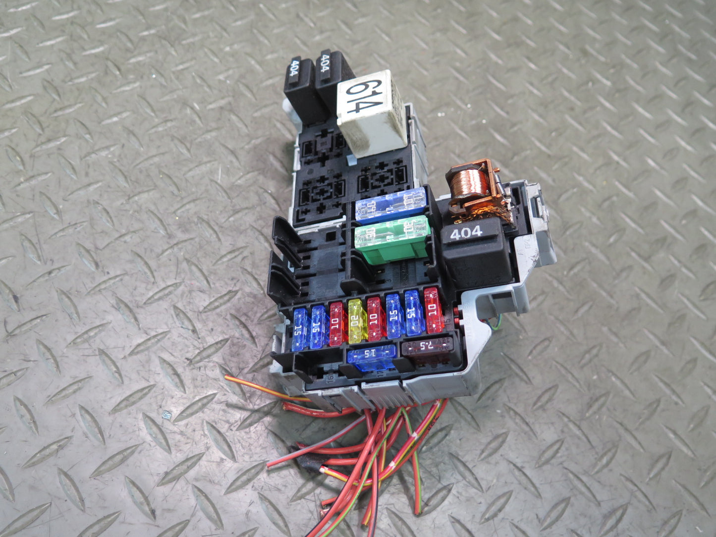 2008-2010 Porsche Cayenne 957 Fuse Relay Box Module