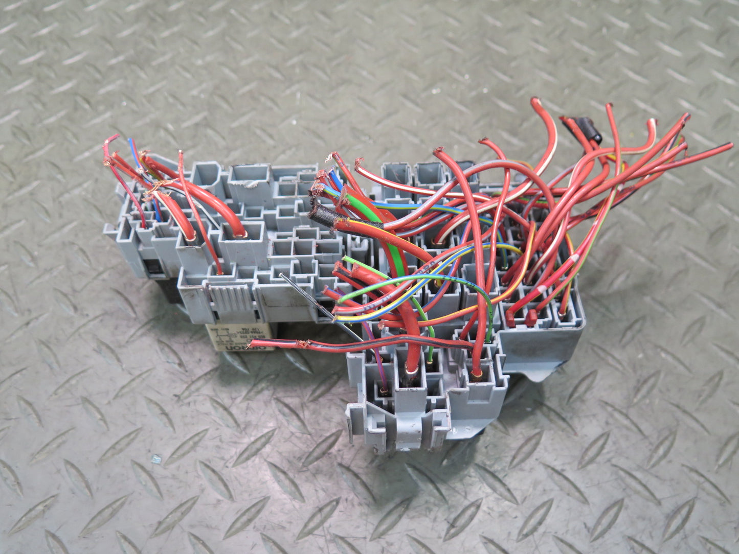 2008-2010 Porsche Cayenne 957 Fuse Relay Box Module