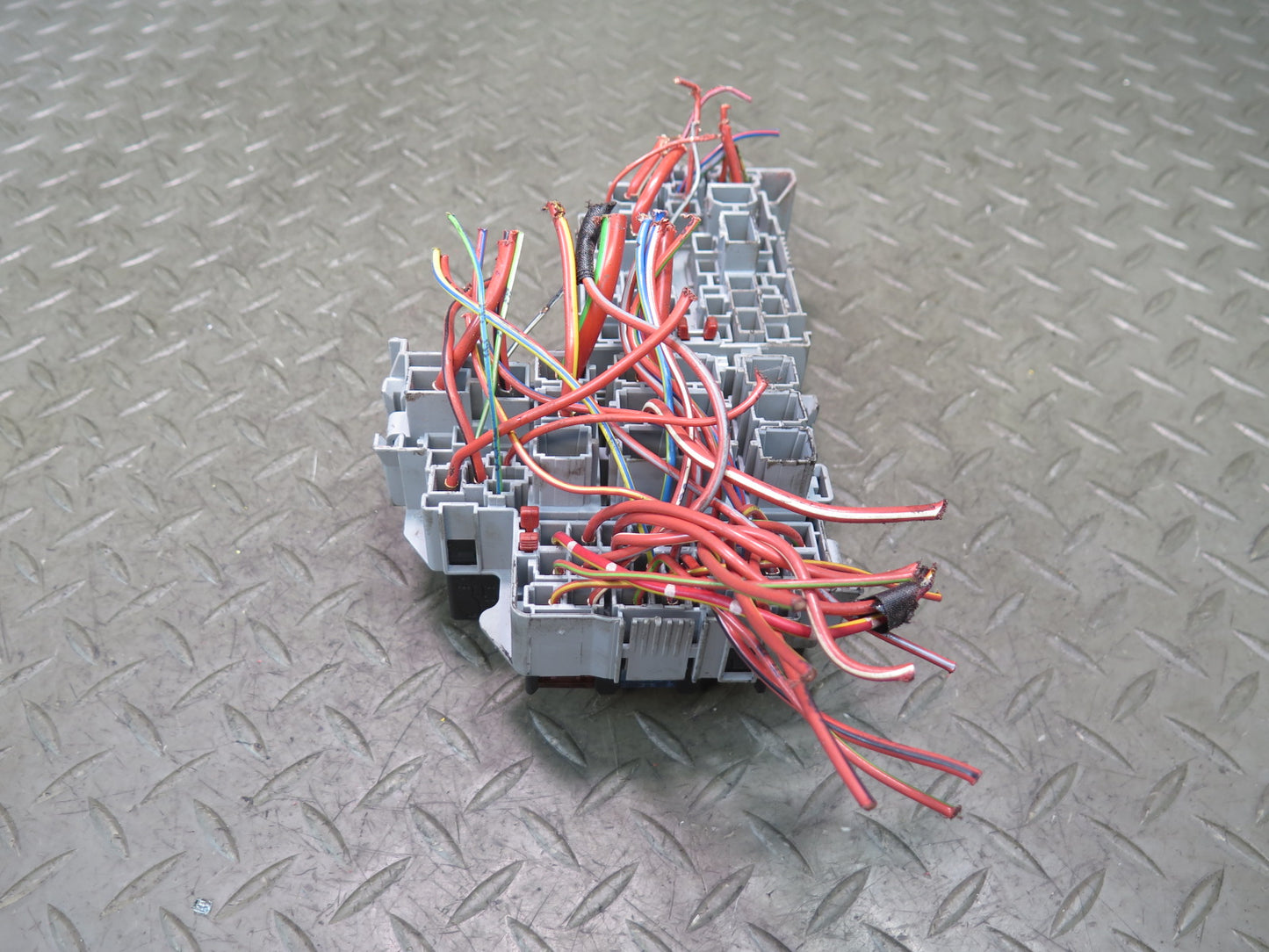 2008-2010 Porsche Cayenne 957 Fuse Relay Box Module