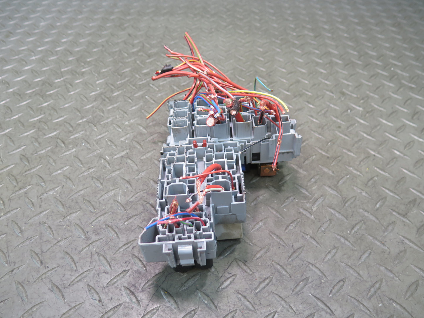 2008-2010 Porsche Cayenne 957 Fuse Relay Box Module