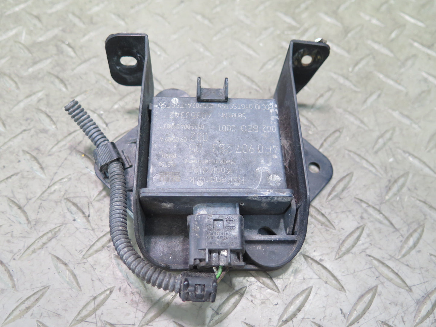 2003-2010 Porsche Cayenne 957 TPMS Tire Pressure Monitor Sensor Module w Bracket