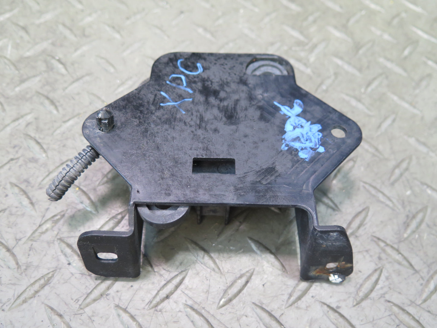 2003-2010 Porsche Cayenne 957 TPMS Tire Pressure Monitor Sensor Module w Bracket
