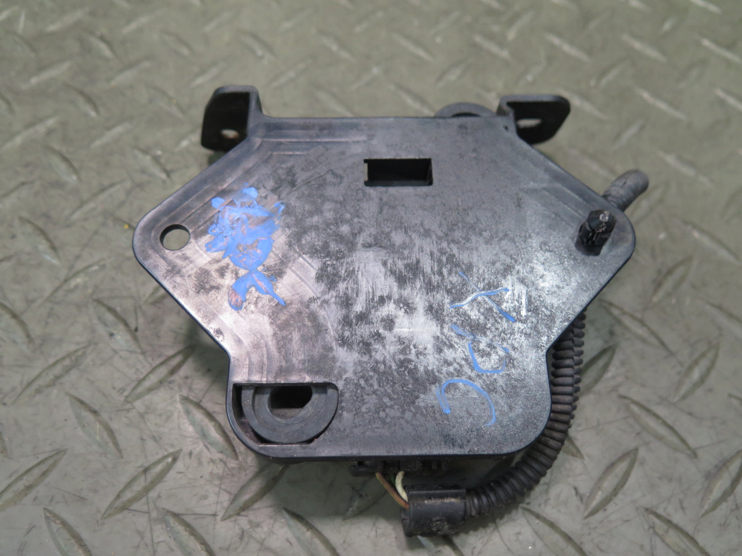 2003-2010 Porsche Cayenne 957 TPMS Tire Pressure Monitor Sensor Module w Bracket
