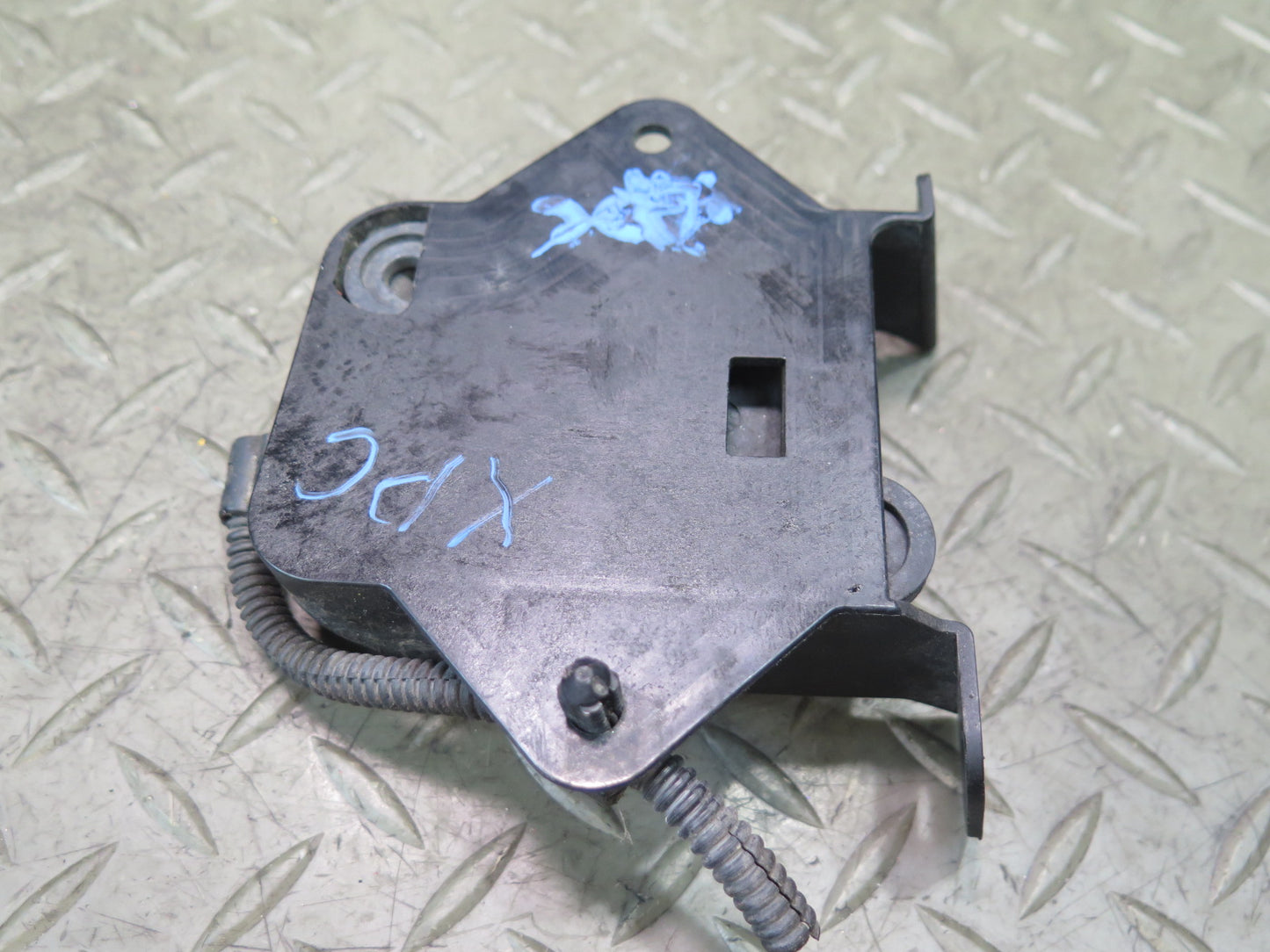 2003-2010 Porsche Cayenne 957 TPMS Tire Pressure Monitor Sensor Module w Bracket