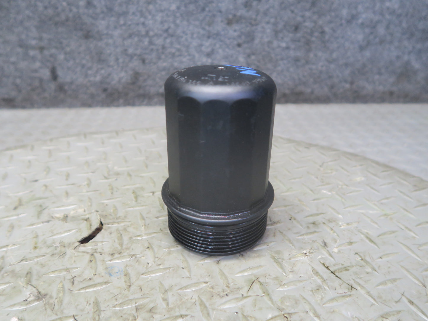 1999-2002 Porsche 911 996 Engine Oil Filter Housing 99610712054