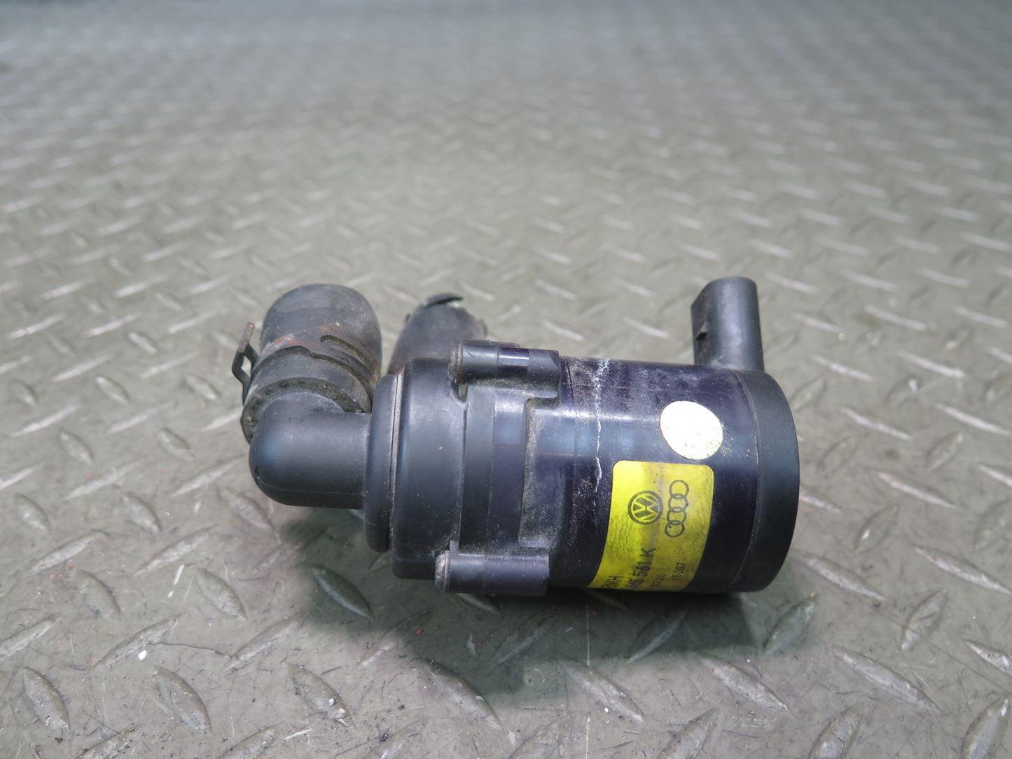 2003-2010 Porsche Cayenne 957 Secondary Auxiliary AUX Coolant Water Pump