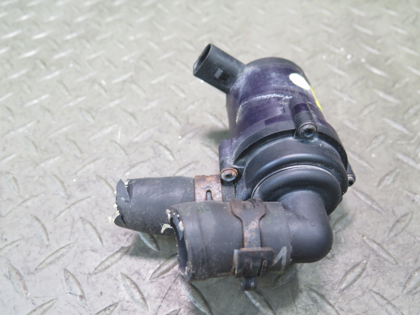 2003-2010 Porsche Cayenne 957 Secondary Auxiliary AUX Coolant Water Pump