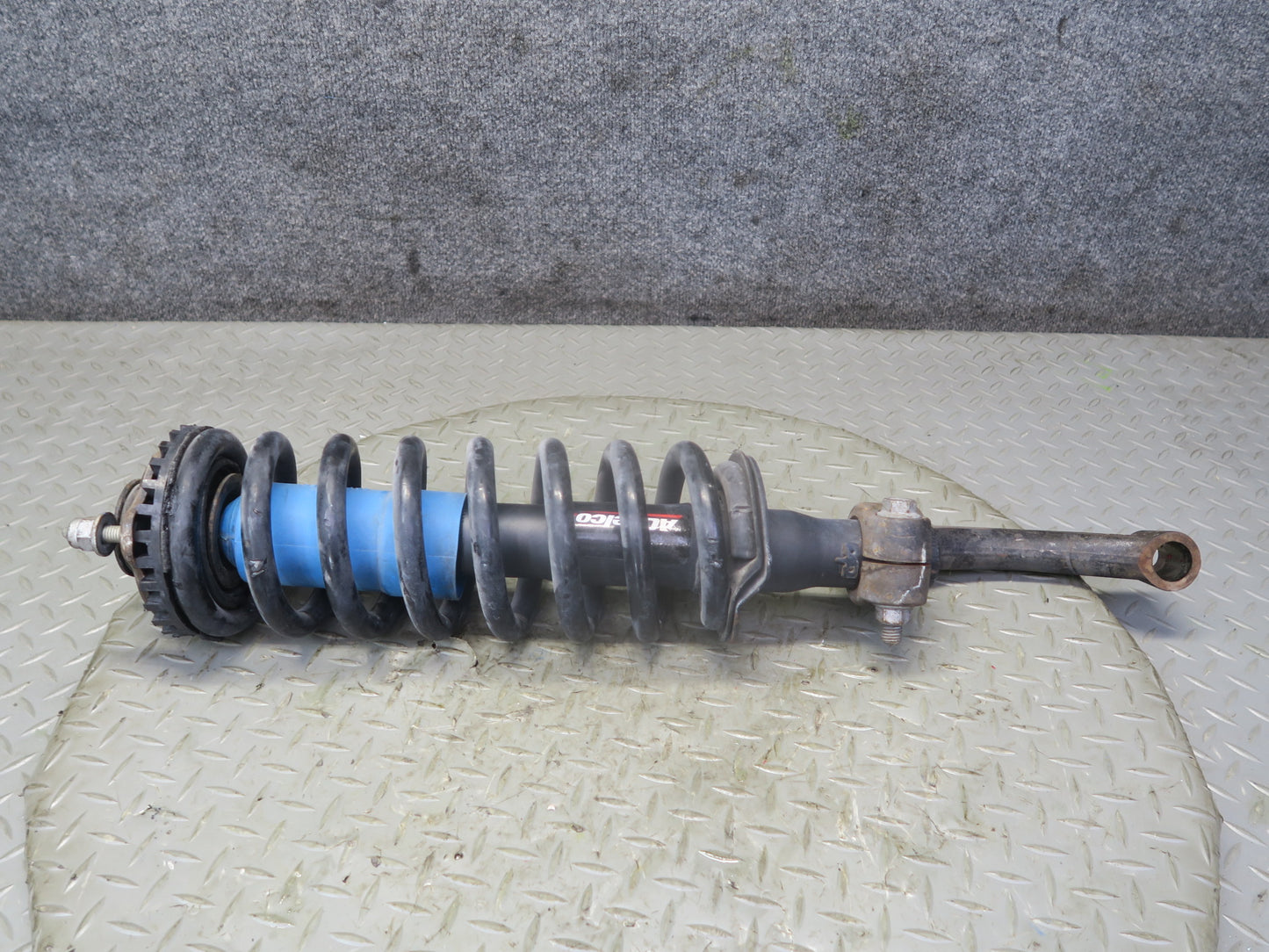 03-06 Chevrolet SSR Front Left & Right Strut Shock Absorber Set Acdelco 51K OEM