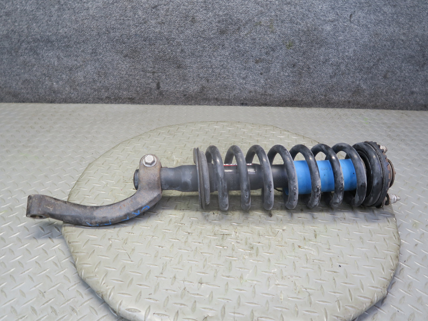 03-06 Chevrolet SSR Front Left & Right Strut Shock Absorber Set Acdelco 51K OEM