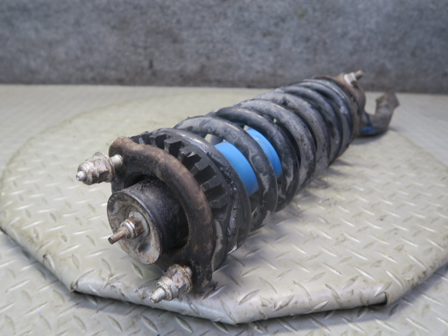 03-06 Chevrolet SSR Front Left & Right Strut Shock Absorber Set Acdelco 51K OEM