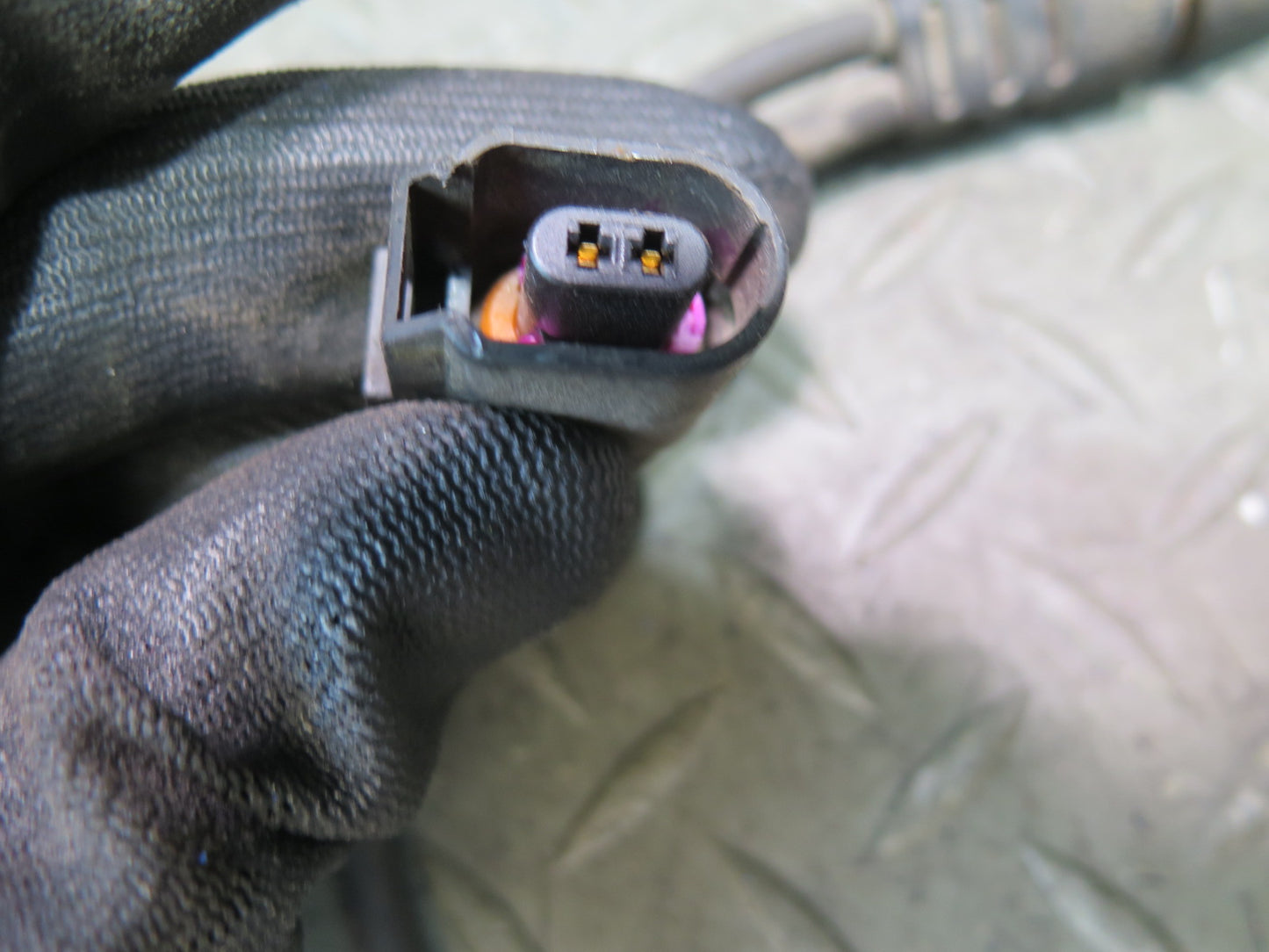 2008-2010 Porsche Cayenne 957 Rear Left or Right Wheel ABS Sensor 7L0971279G