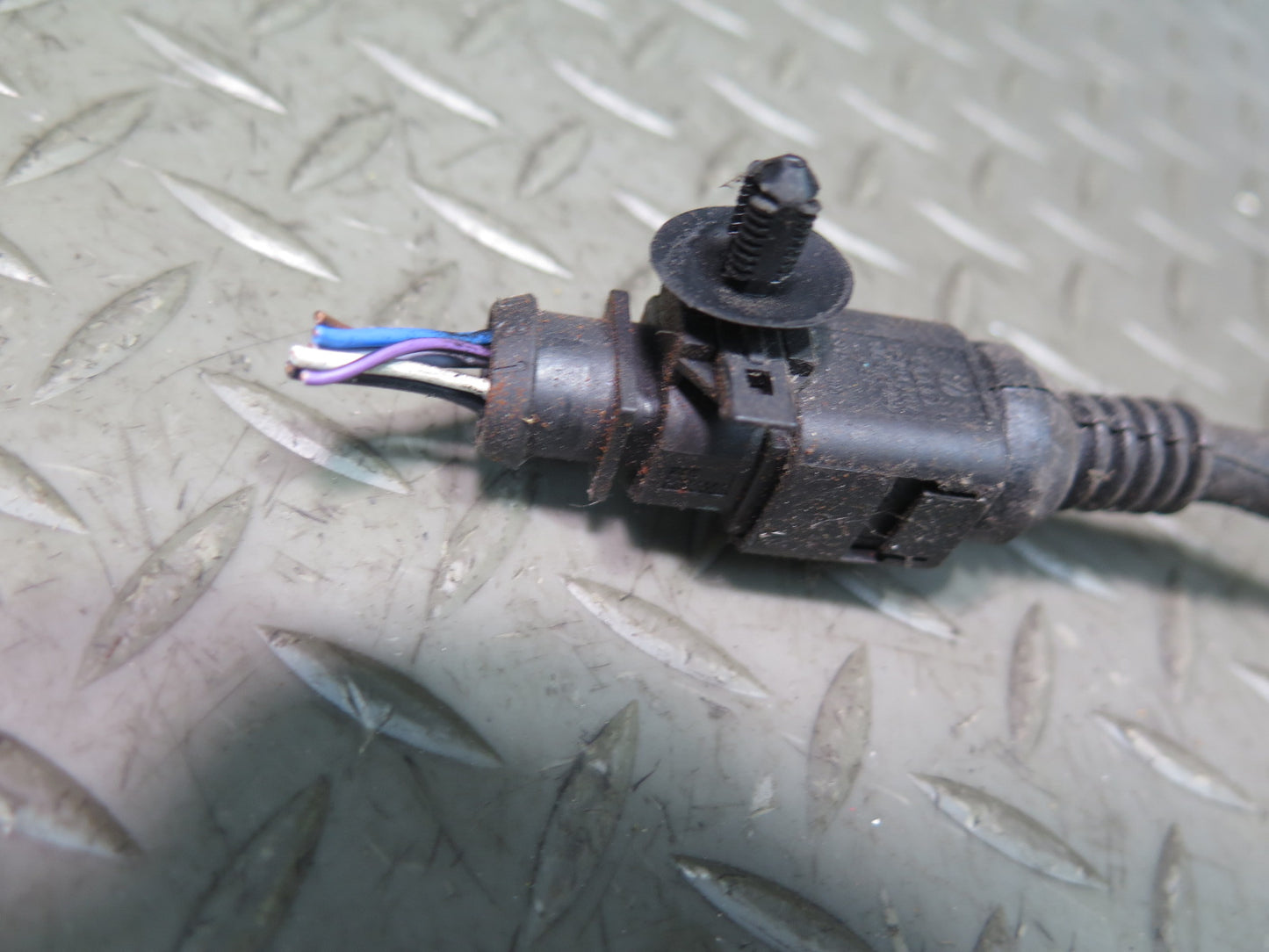 2008-2010 Porsche Cayenne 957 Rear Left or Right Wheel ABS Sensor 7L0971279G