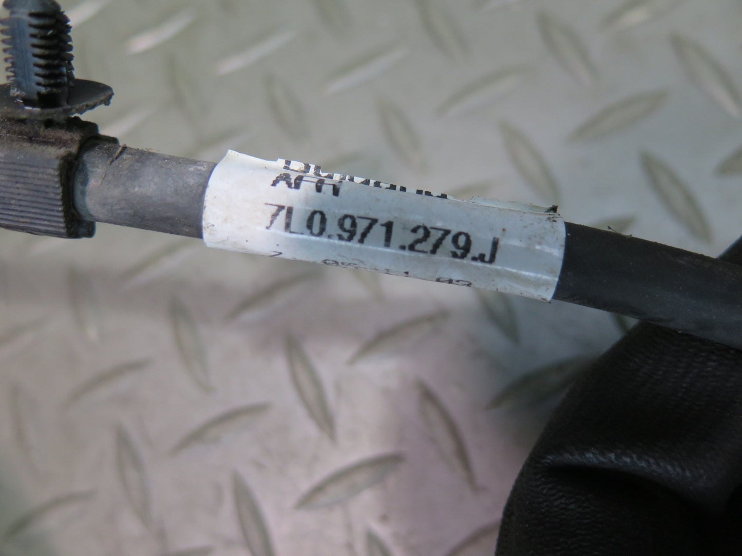 2008-2010 Porsche Cayenne 957 Front Left or Right Wheel ABS Sensor 7L0971279J