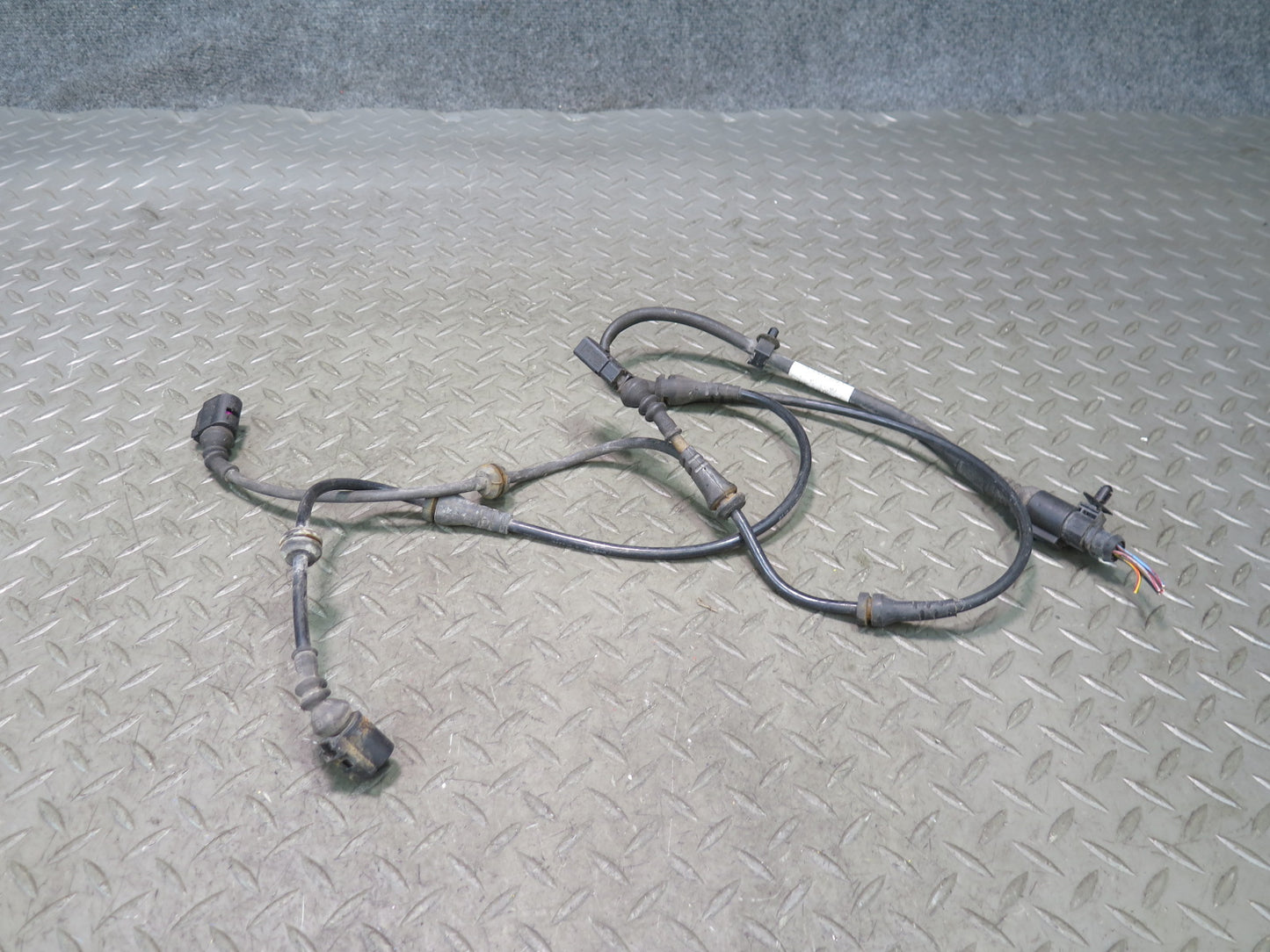 2008-2010 Porsche Cayenne 957 Front Left or Right Wheel ABS Sensor 7L0971279J