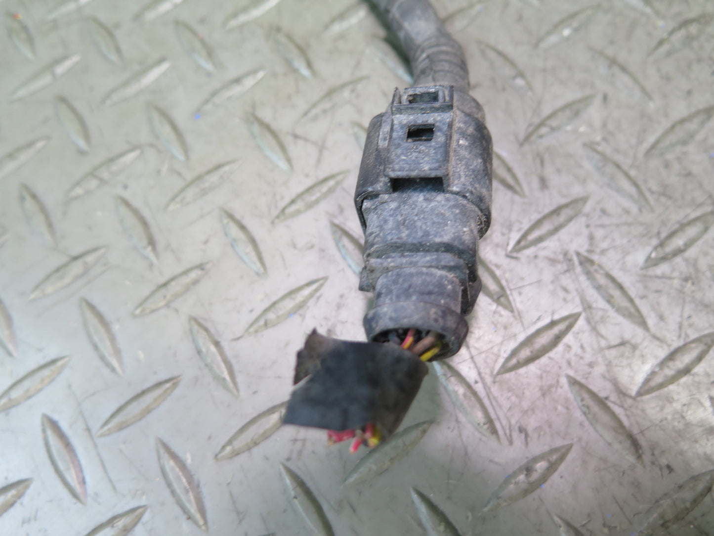 2008-2010 Porsche Cayenne 957 Front Left or Right Wheel ABS Sensor